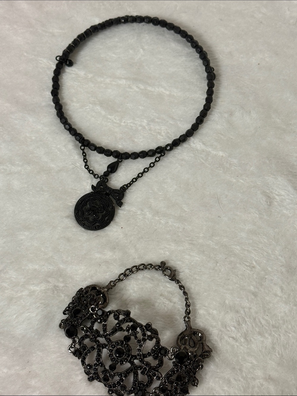 Black Beaded Pendant Choker Necklace and Bracelet - Women Jewelry